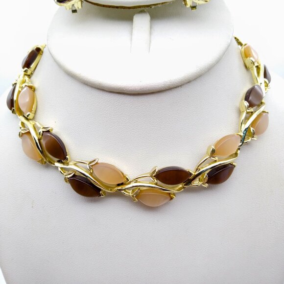 Vintage Thermoset Leaves Jewelry Set, Gold Tone and Autumn Brown and Beige Moong - Picture 2 of 5